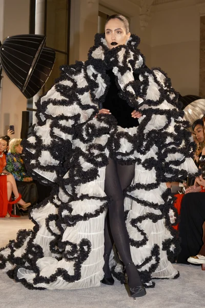 Look 27
